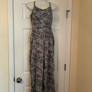 Old Navy black and white romper capris